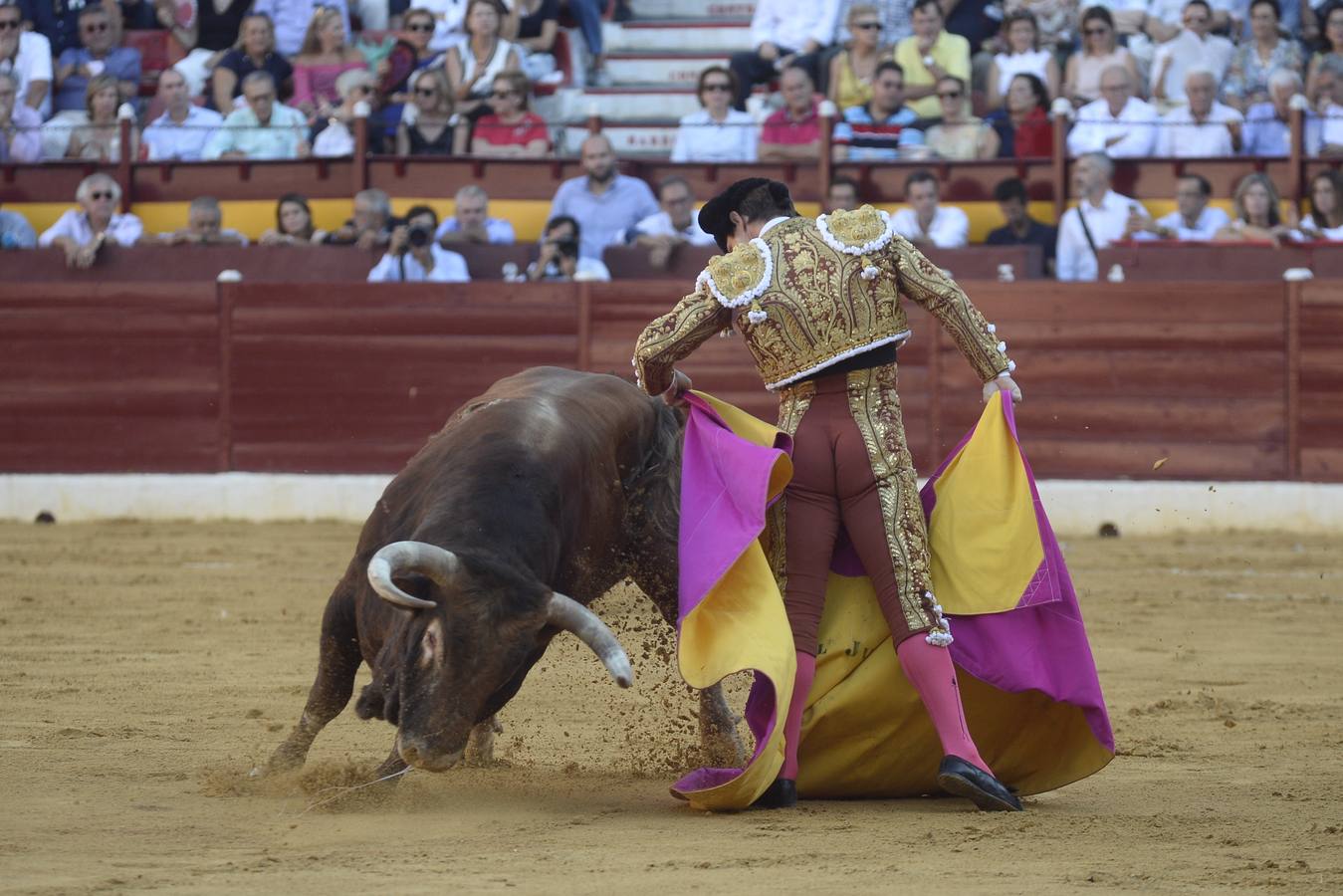 El diestro sale por la puerta grande de La Condomina en la segunda corrida de la Feria Taurina de Murcia