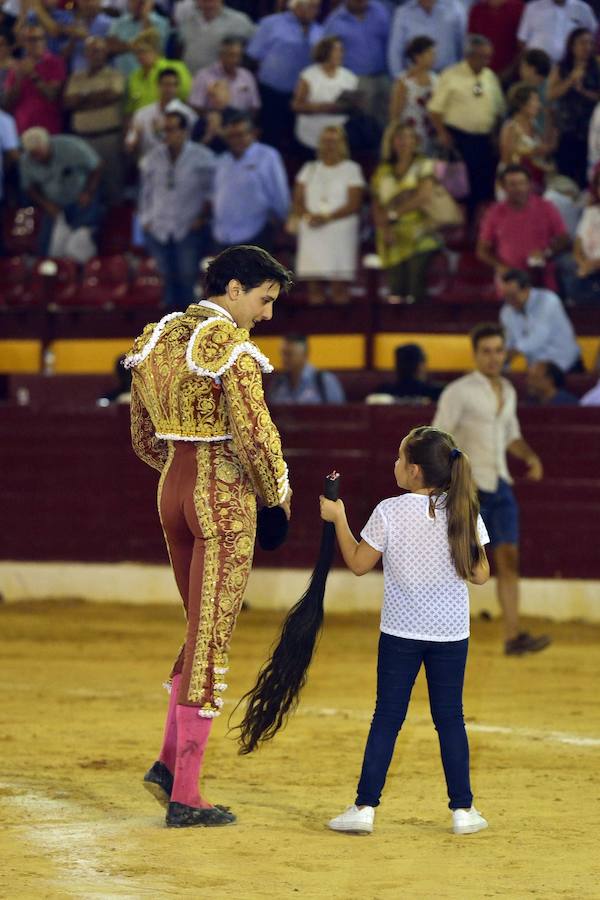 Roca Rey corta un rabo y abre la puerta grande junto a El Fandi y Talavante