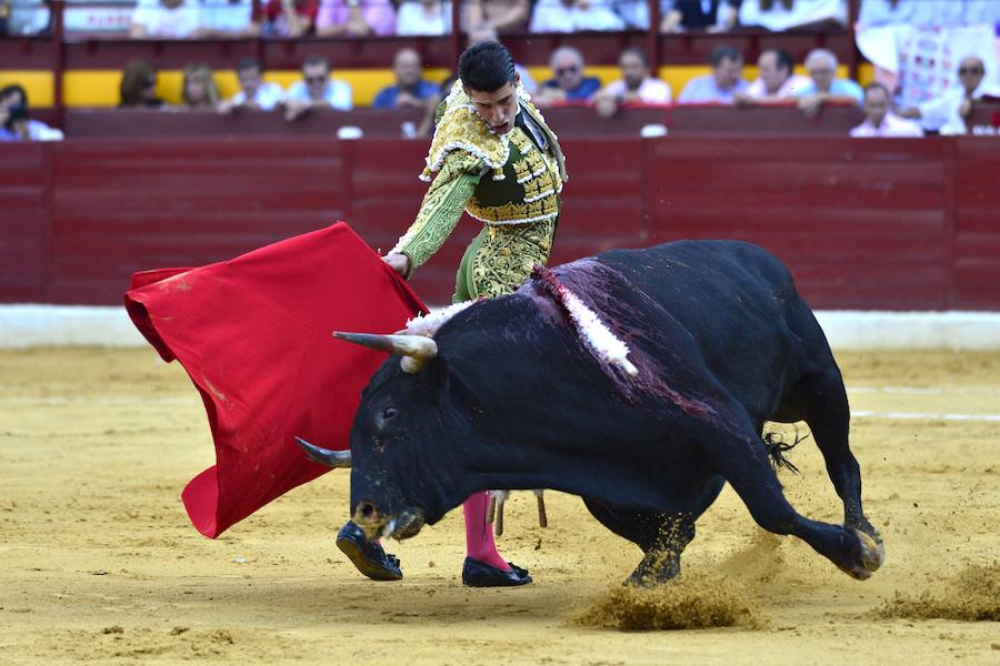 Roca Rey corta un rabo y abre la puerta grande junto a El Fandi y Talavante