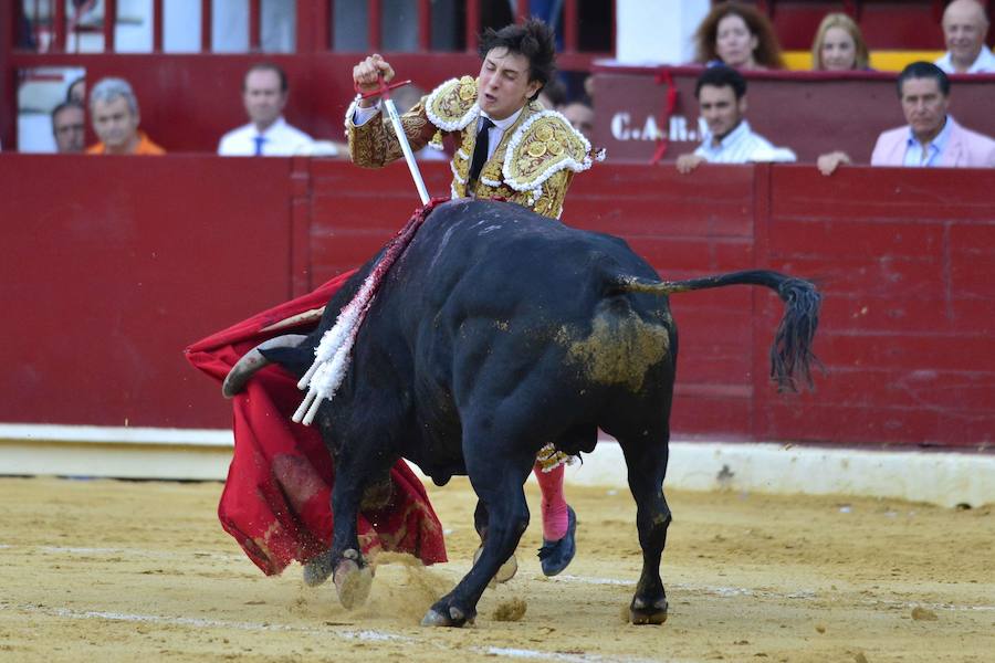 Roca Rey corta un rabo y abre la puerta grande junto a El Fandi y Talavante