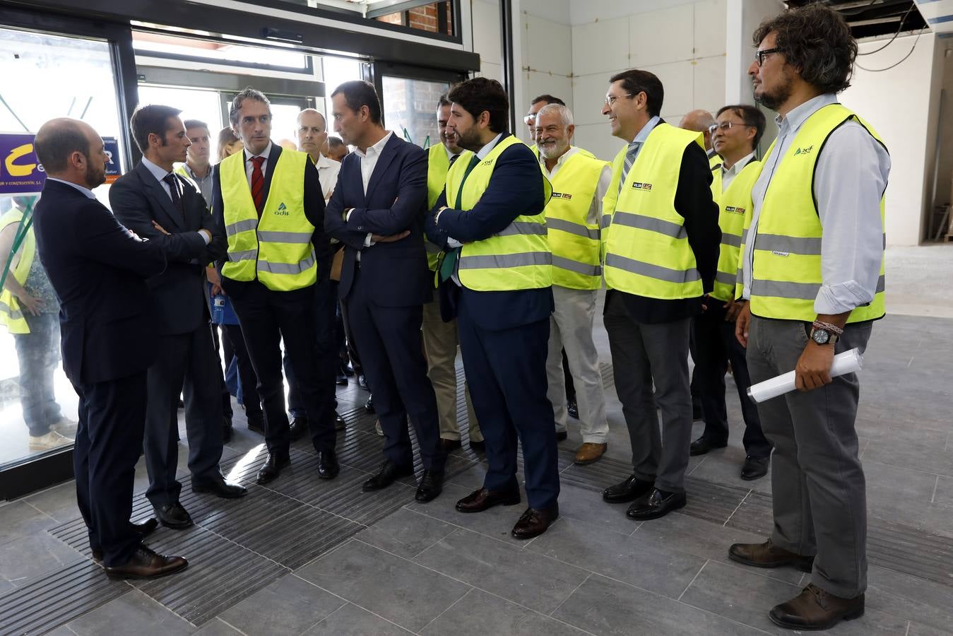 Íñigo de la Serna vista las obras y se reunió con representantes de la Plataforma Pro Soterramiento