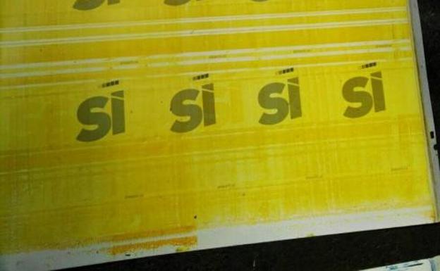 Plancha para hacer carteles por el 'Sí' en la consulta.