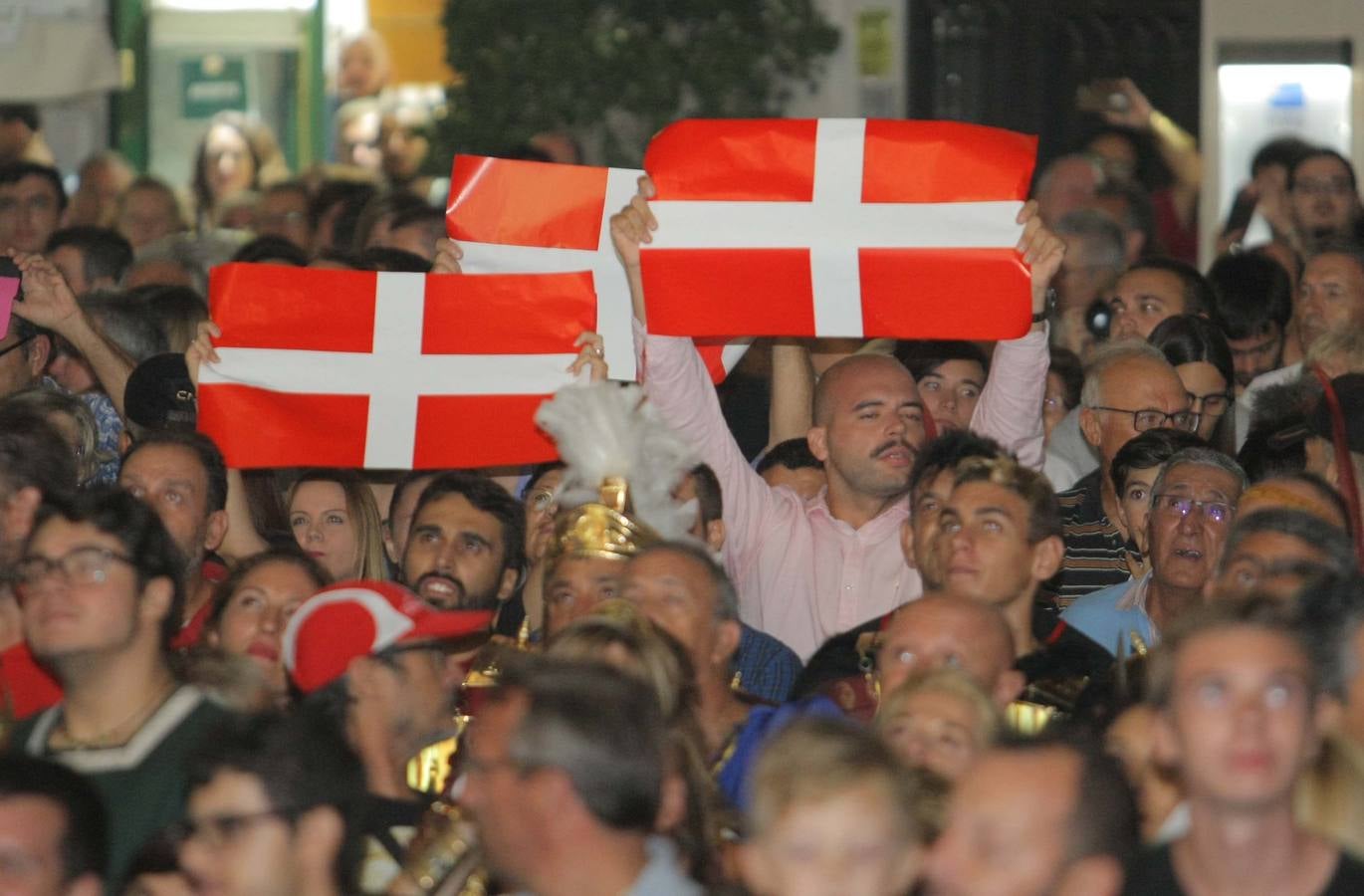 El presidente de la Comunidad pronuncia el pregón con el que dan comienzo las XXVIII Fiestas de Carthagineses y Romanos, en el primer año en el que están catalogadas de Interés Turístico Internacional