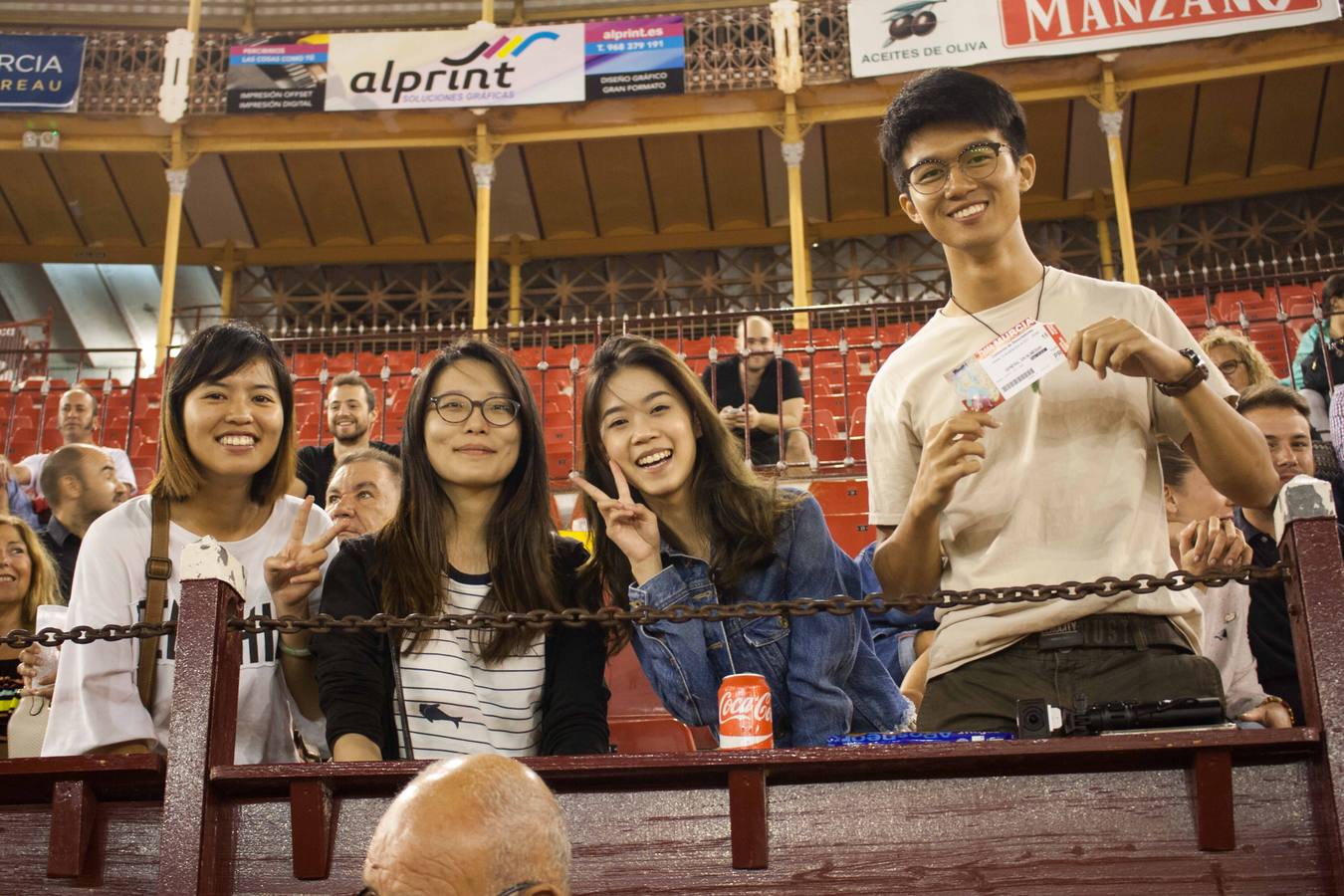 Las luces del centenario coso de La Condomina se encendieron anoche para acoger un espectáculo singular: una semifinal del Campeonato de España de recortadores
