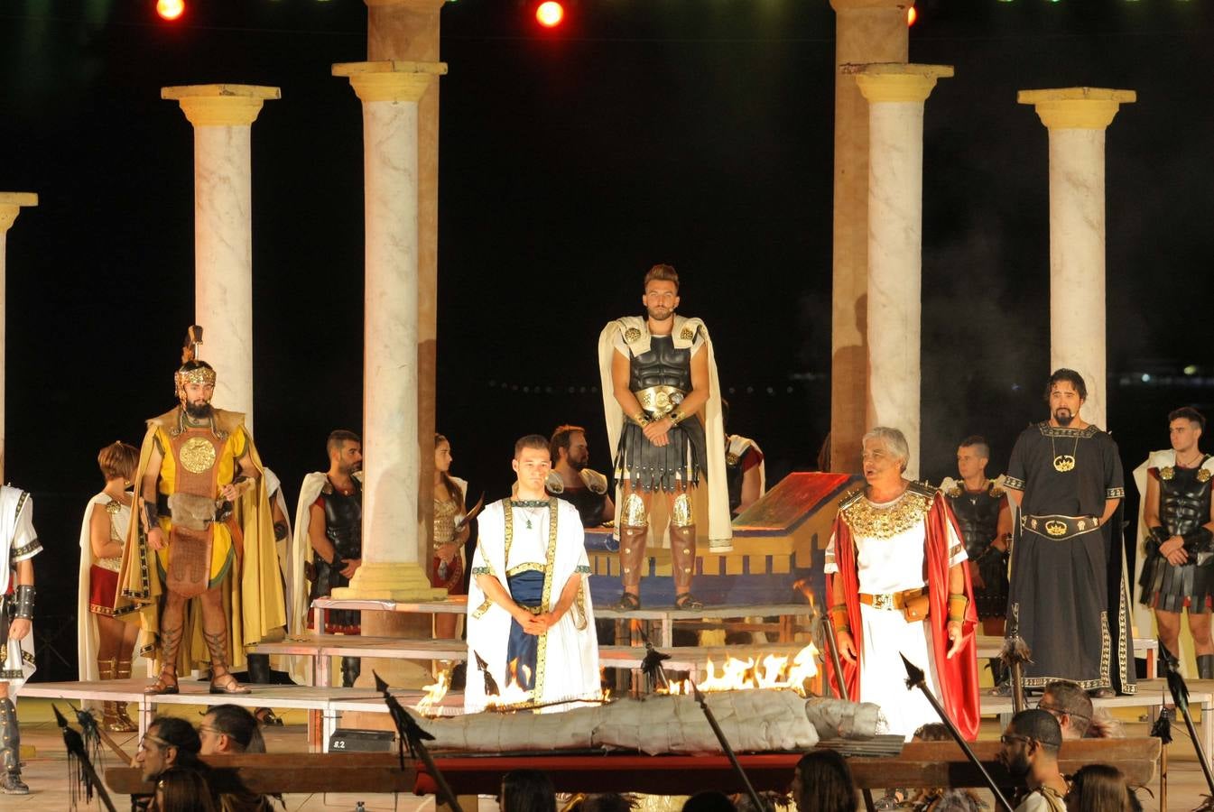 Los púnicos dan protagonismo por la mañana a los niños y recrean por la tarde y noche la Fundación de Qart Hadast