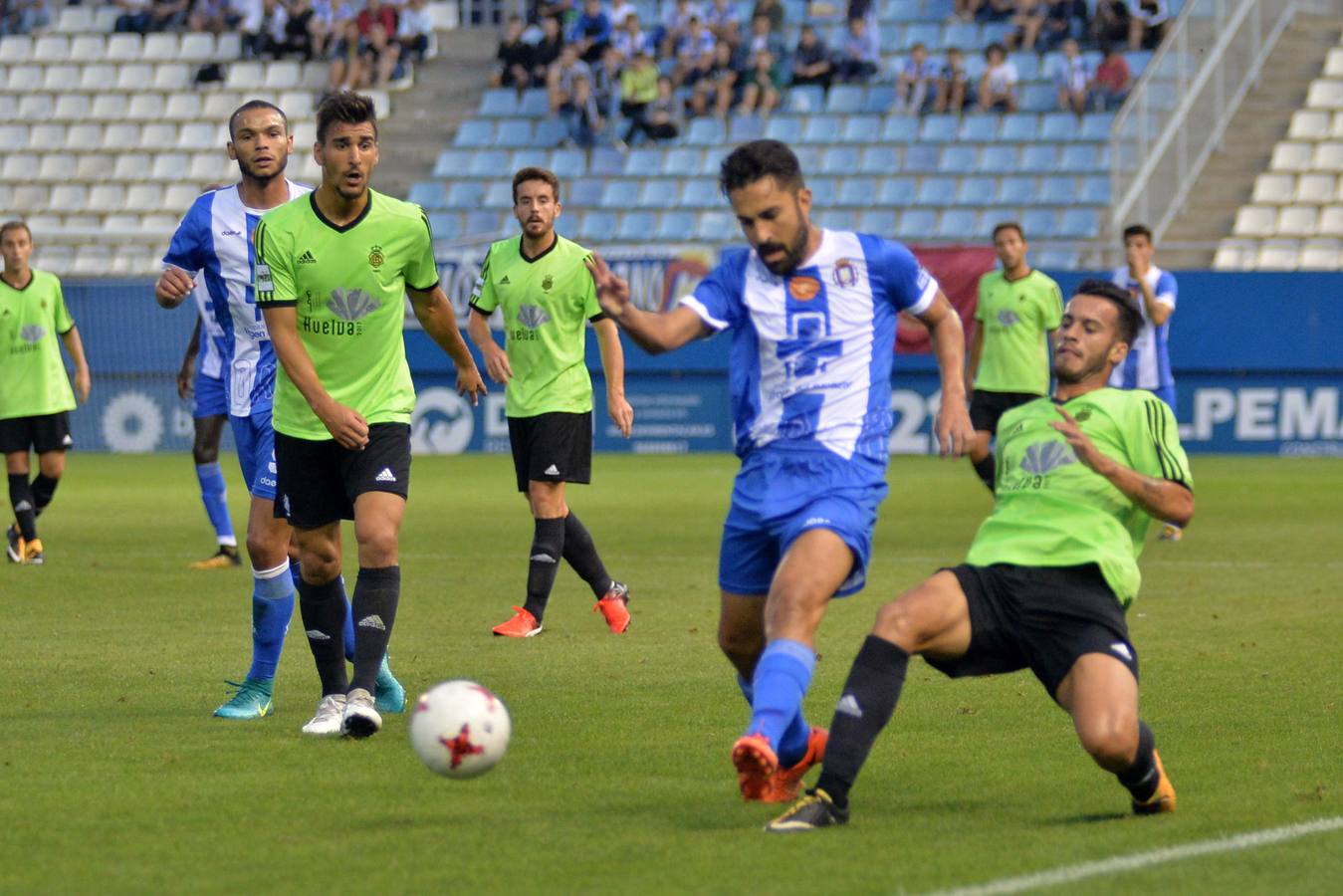 El Lorca Deportiva no logra salir del pozo en un Artés Carrasco con solo 250 espectadores