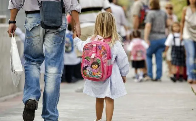 Los padres denuncian que está habiendo «copagos ilegales» en colegios públicos