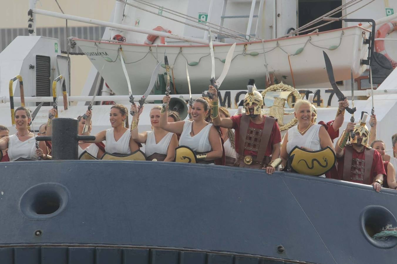 Las escenas de acción entretienen a casi 5.000 espectadores durante la Gran Batalla por la toma de Qart Hadast de las Fiestas de Carthagineses y Romanos