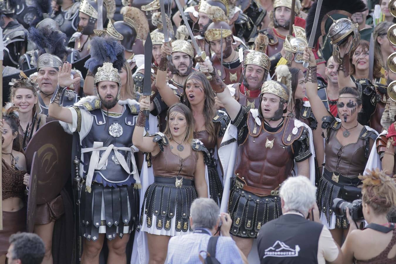 Las escenas de acción entretienen a casi 5.000 espectadores durante la Gran Batalla por la toma de Qart Hadast de las Fiestas de Carthagineses y Romanos