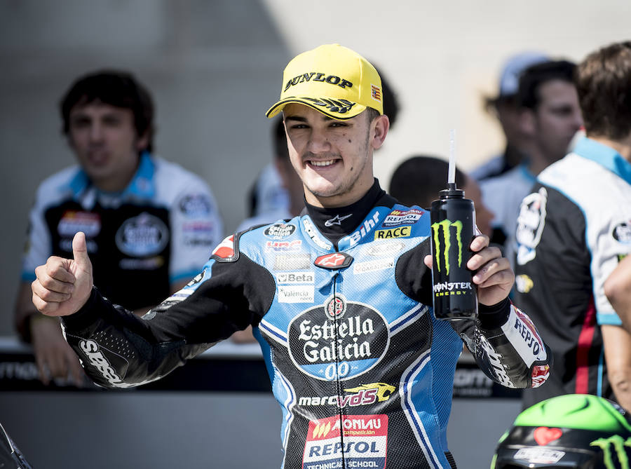 Maverick Viñales firmó la pole en MotoGP, Miguel Oliveira fue el más rápido en Moto2 y Jorge Martín marcó el paso en Moto3.