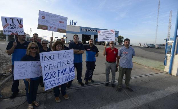 Trabajadores de la ITV de Cartagena en huelga.