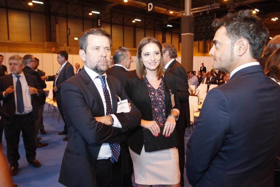 Más de dos mil empresarios de todo el país participan en la reunión a favor de esta infraestructura ferroviaria, entre ellos una nutrida representación de los de la Región de Murcia, encabezados por el presidente de Croem, José María Albarracín. 