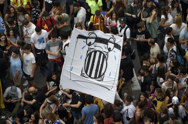 El seguimiento de la huelga es desigual: los comercios del centro de Barcelona están casi cerrados, mientras que una las plantas fabriles más importantes de Cataluña, la de Seat, en Martorell, funciona a pleno rendimiento.