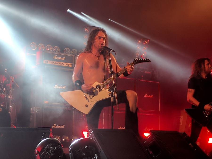 La Sala Gamma de Murcia acogió este miércoles la primera visita a Murcia del cuarteto australiano que está revolucionando el 'hard rock' actual. Los hermanos O'Keeffe, en especial el guitarrista y cantante Joel, demostraron ser los ejes centrales de una banda muy cohesionada que se mueve en el escenario como pez en el agua.