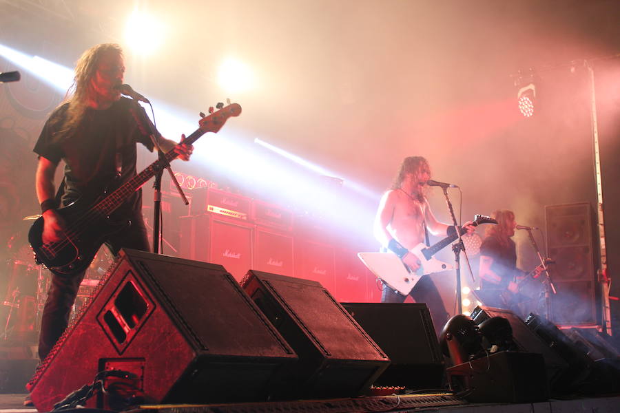 La Sala Gamma de Murcia acogió este miércoles la primera visita a Murcia del cuarteto australiano que está revolucionando el 'hard rock' actual. Los hermanos O'Keeffe, en especial el guitarrista y cantante Joel, demostraron ser los ejes centrales de una banda muy cohesionada que se mueve en el escenario como pez en el agua.