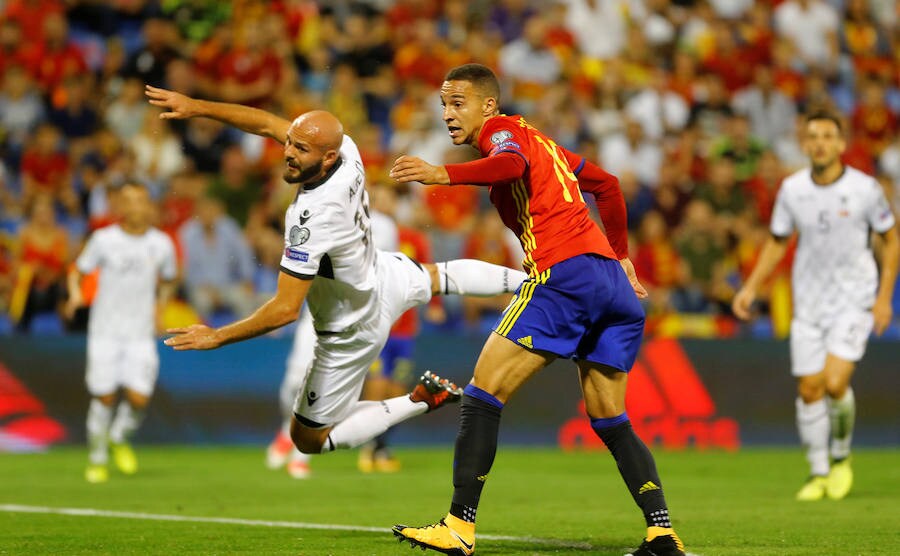 'La Roja' se mide al combinado que dirige Christian Panucci en el Rico Pérez de Alicante.