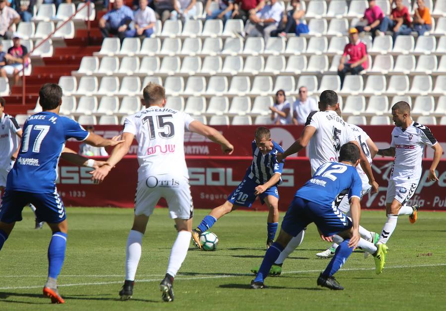 En un partido en el que se lanzaron hasta tres penaltis, Eugeni falló una pena máxima en el último minuto que condena al conjunto de Curro Torres a la zona baja de la clasificación