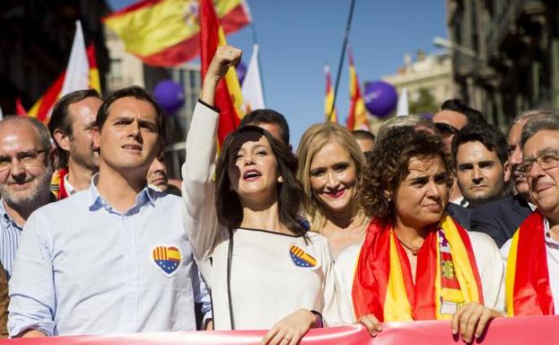 Albert Rivera e Inés Arrimadas en la manifestación.