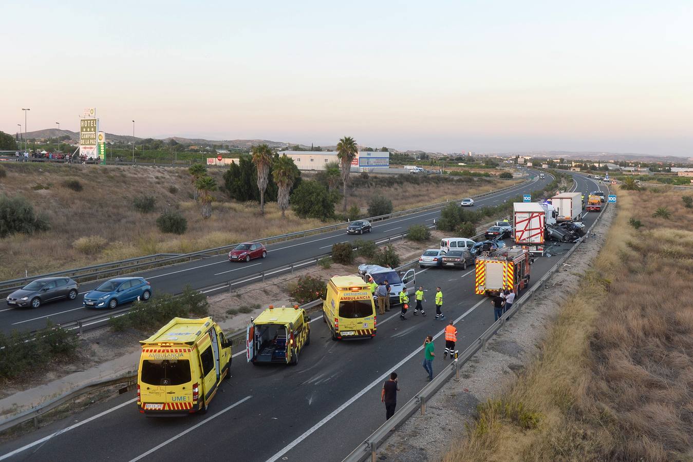 Más de una decena de vehículos se vieron implicados en el suceso que ocurrió en la autovía A-7 en dirección Murcia