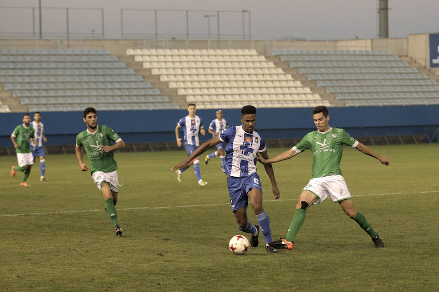 La participación de Cañadas y Carrasco fue la mejor noticia de un partido que significó el cuarto empate del conjunto lorquino esta temporada