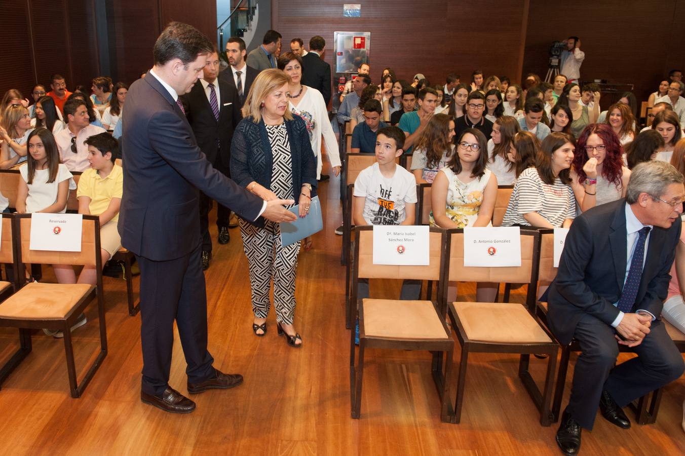 El acto de entrega de premios sirvió también para reconocer al colegio Antonio de Nebrija y a su profesor Pedro González Romero por su constancia en el concurso.