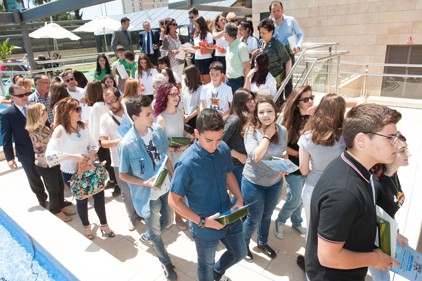 El acto de entrega de premios sirvió también para reconocer al colegio Antonio de Nebrija y a su profesor Pedro González Romero por su constancia en el concurso.
