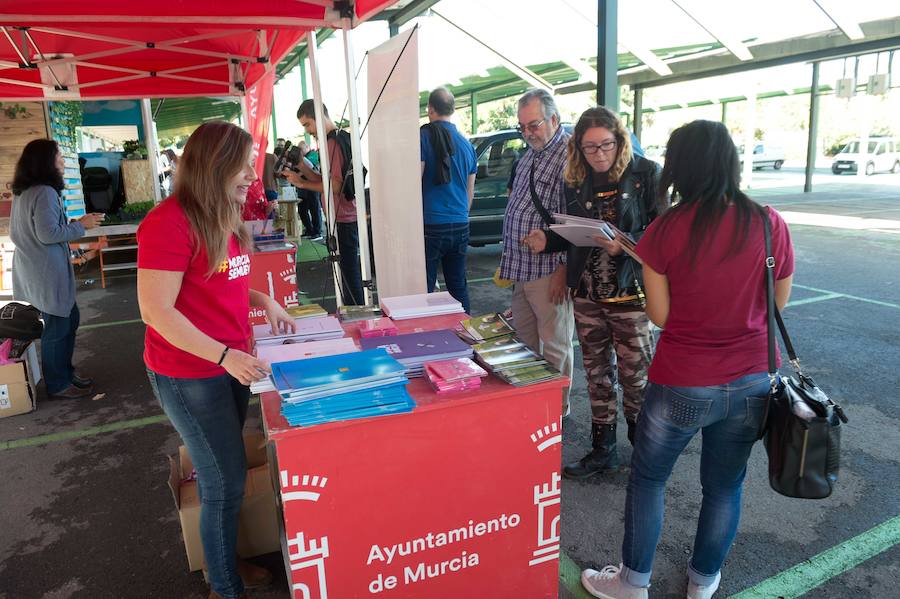 El evento se celebra en el aparcamiento del Centro Social Universitario e incluye además multitud de talleres y actividades como el concierto de Atrezo