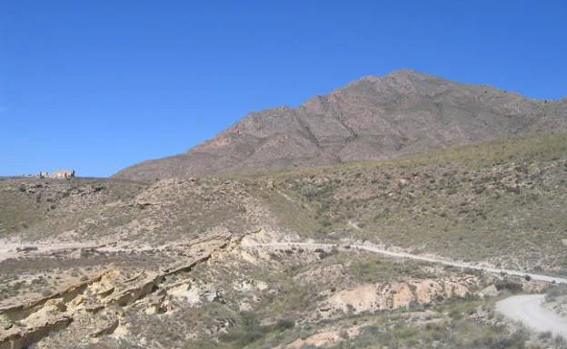 La Sierra de las Moreras, desde el camino.