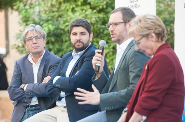 Miguel Ángel Miralles, Fernando López Miras, Javier Maroto y Maruja Pelegrín, en el acto de ayer del Partido Popular, en el museo de Las Claras, en Murcia.