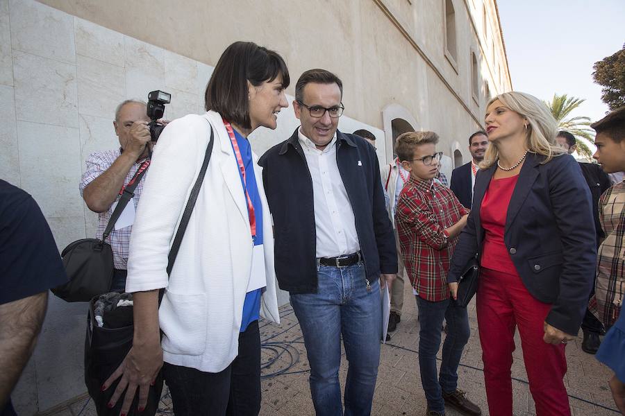 La jornada inaugural del cónclave de los socialistas murcianos, celebrado en Cartagena, ha contado con la presencia del secretario general del PSOE, Pedro Sánchez