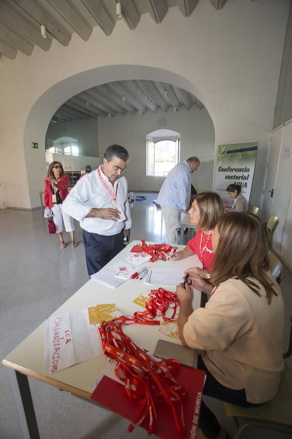 La jornada inaugural del cónclave de los socialistas murcianos, celebrado en Cartagena, ha contado con la presencia del secretario general del PSOE, Pedro Sánchez