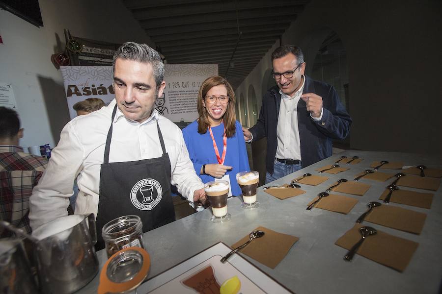 La jornada inaugural del cónclave de los socialistas murcianos, celebrado en Cartagena, ha contado con la presencia del secretario general del PSOE, Pedro Sánchez