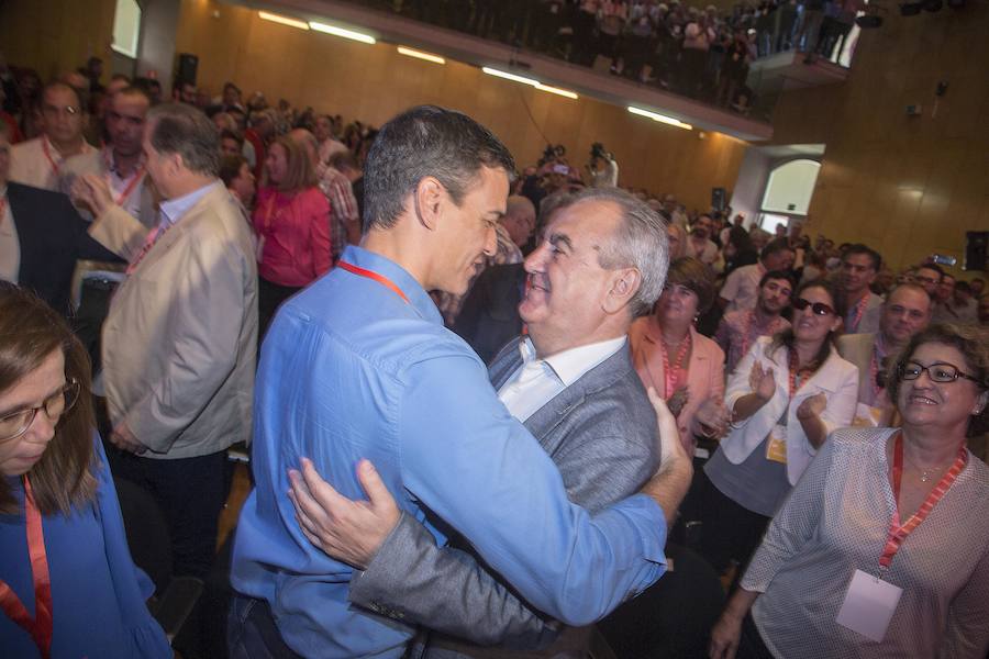 La jornada inaugural del cónclave de los socialistas murcianos, celebrado en Cartagena, ha contado con la presencia del secretario general del PSOE, Pedro Sánchez