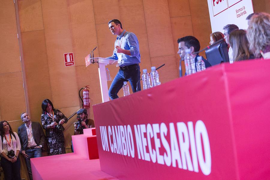 La jornada inaugural del cónclave de los socialistas murcianos, celebrado en Cartagena, ha contado con la presencia del secretario general del PSOE, Pedro Sánchez