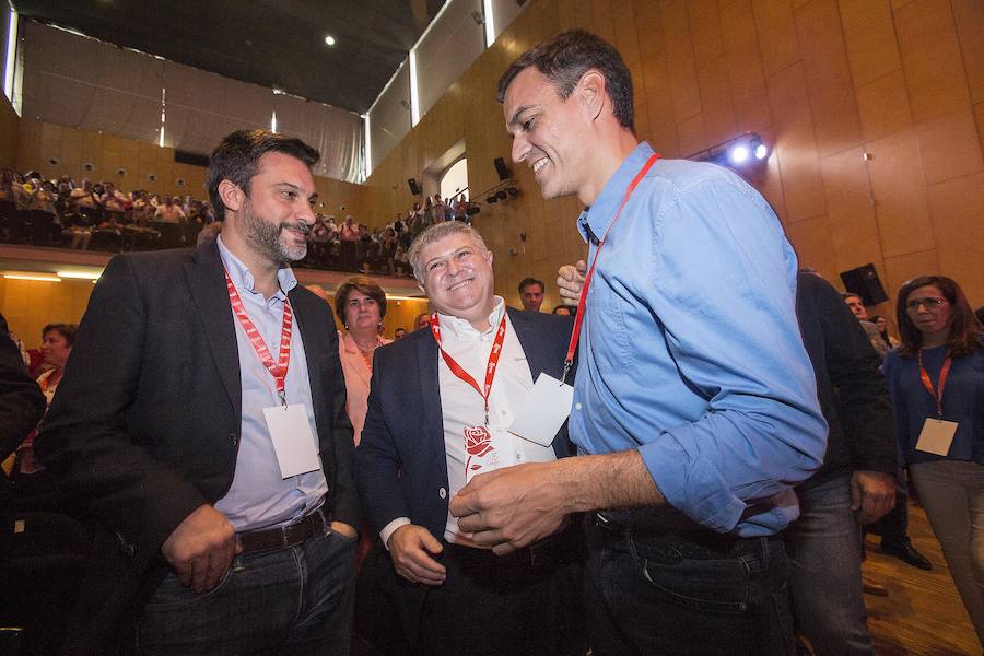 La jornada inaugural del cónclave de los socialistas murcianos, celebrado en Cartagena, ha contado con la presencia del secretario general del PSOE, Pedro Sánchez