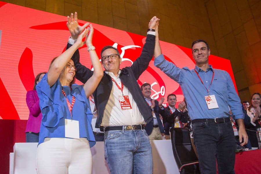 La jornada inaugural del cónclave de los socialistas murcianos, celebrado en Cartagena, ha contado con la presencia del secretario general del PSOE, Pedro Sánchez