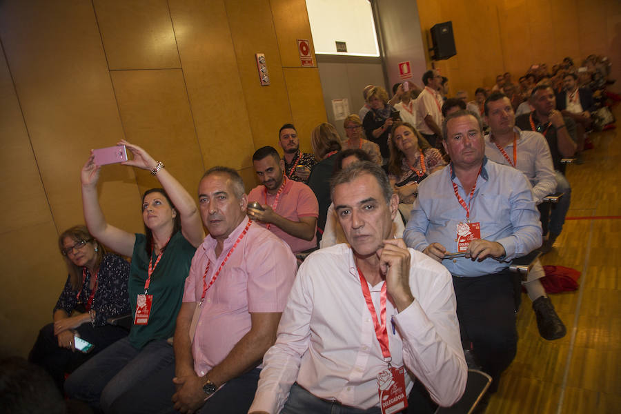 La jornada inaugural del cónclave de los socialistas murcianos, celebrado en Cartagena, ha contado con la presencia del secretario general del PSOE, Pedro Sánchez