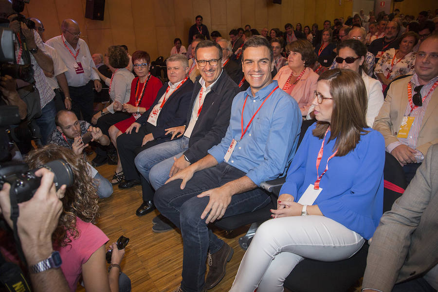 La jornada inaugural del cónclave de los socialistas murcianos, celebrado en Cartagena, ha contado con la presencia del secretario general del PSOE, Pedro Sánchez