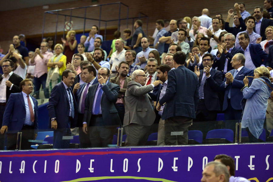 El conjunto universitario, que remontó 21 puntos de desventaja en el segundo cuarto, llegó a tocar con la yema de los dedos una victoria que se le escapó en los últimos lances del juego