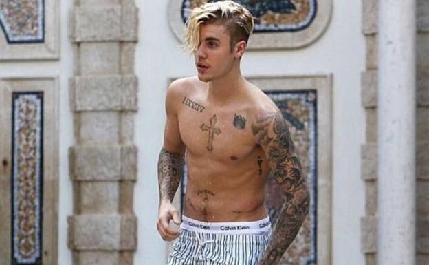 Justin Bieber se vuelve loco con su último tatuaje