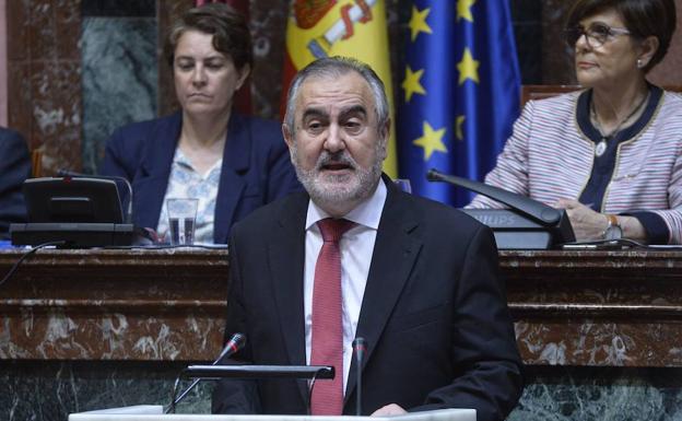 González Tovar, en la Asamblea Regional. 