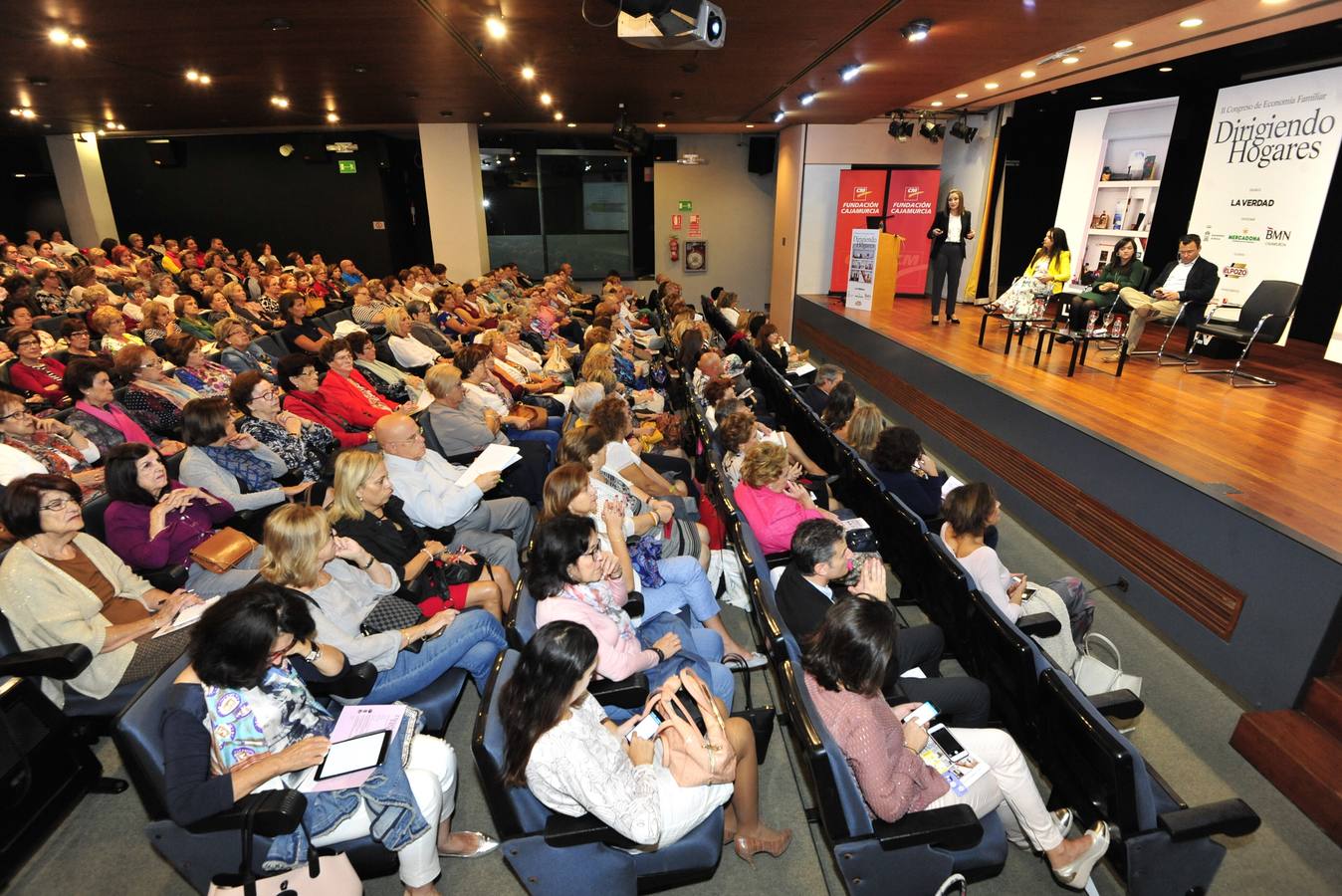 El congreso de economía familiar organizado por 'La Verdad' ha celebrado este jueves su segunda edición en el Aula de Cultura de Cajamurcia