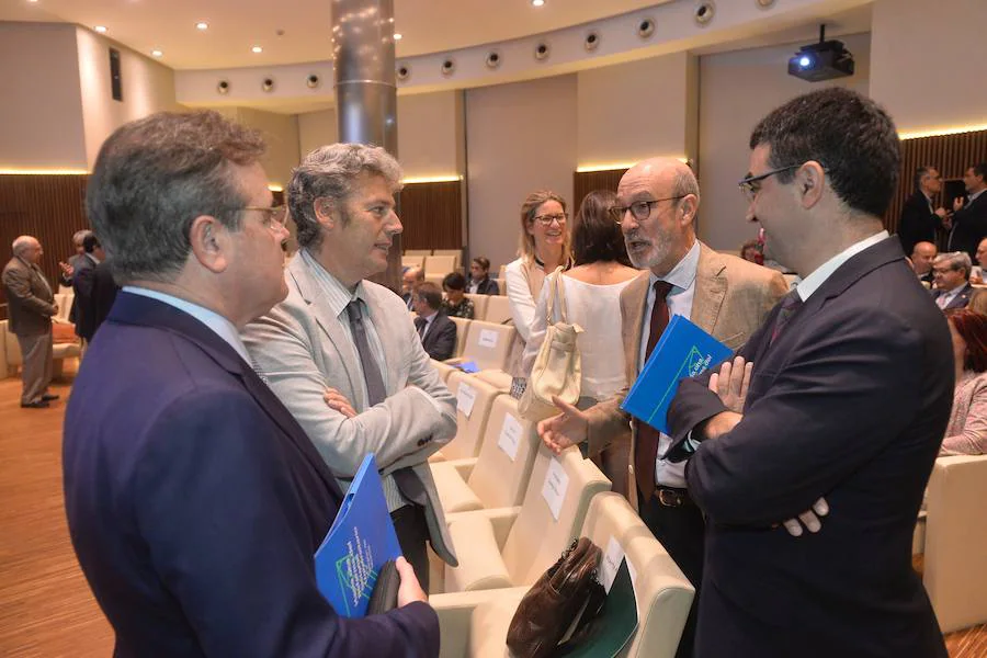 Juan Hernández afirma que hay que «adecuar la legislación regional universitaria al marco jurídico nacional, sobre todo, para que nuestras universidades puedan adecuarse a un marco internacional y global»