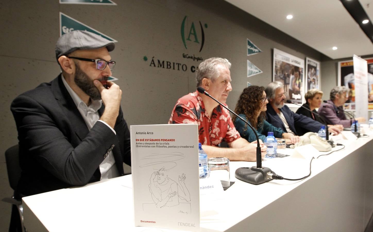 Mesa de presentación del libro de entrevistas de Antonio Arco 'En qué estábamos pensando'.