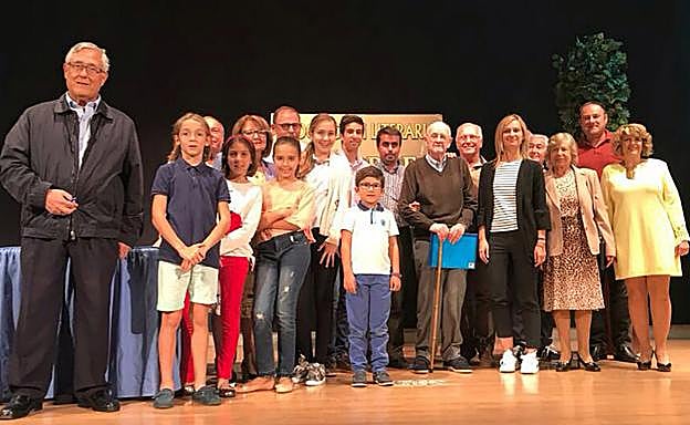 Asistentes al evento 'Viernes Literarios' en el que se homenajeó a Miguel Hernández el pasado viernes.