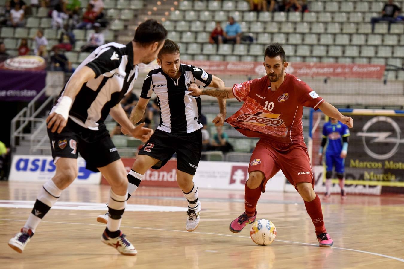 La falta de efectivos vuelve a pasar factura al equipo, que solo puede empatar ante el Levante
