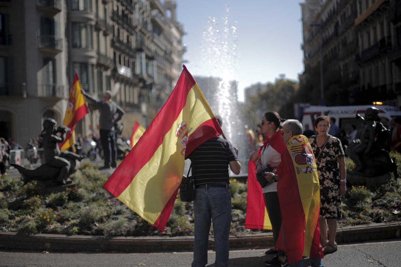 La marcha convocada por Societat Civil Catalana bajo el lema 'Tots som Catalunya. Per la convivència, seny!