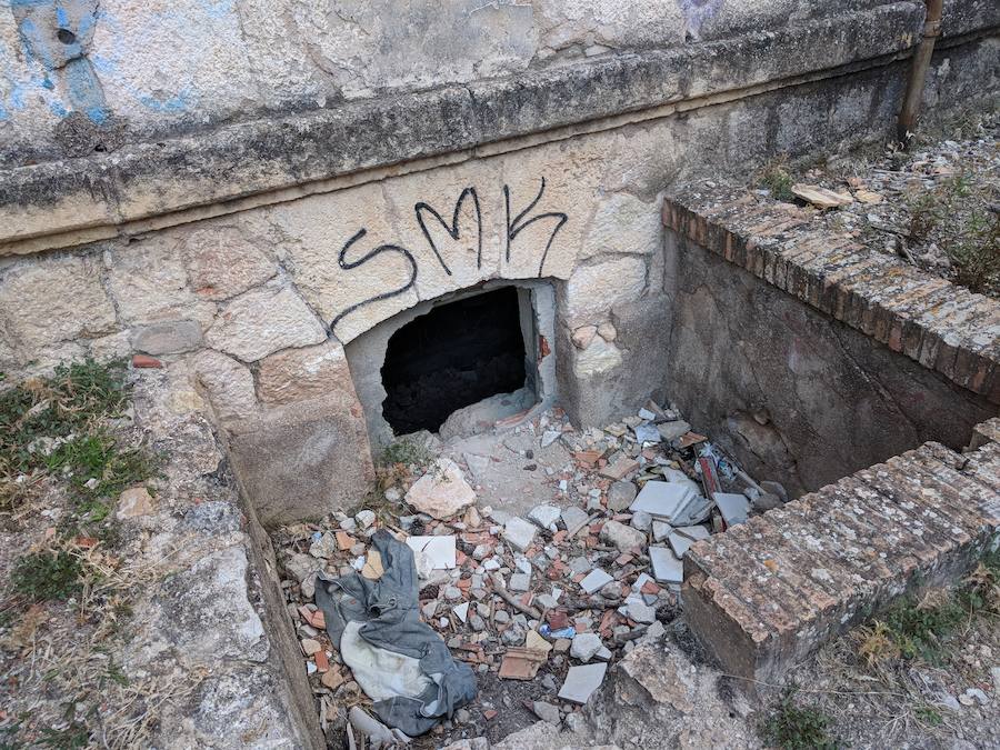 Ruinas del hospital antituberculoso ubicado en el Parque Regional de Sierra Espuña, hoy abandonado