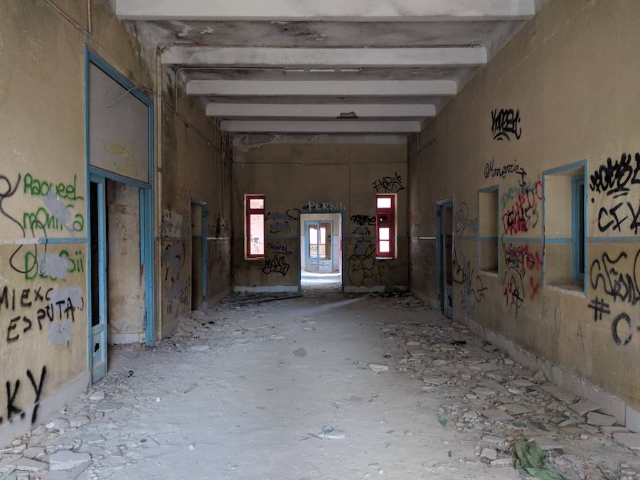 Ruinas del hospital antituberculoso ubicado en el Parque Regional de Sierra Espuña, hoy abandonado