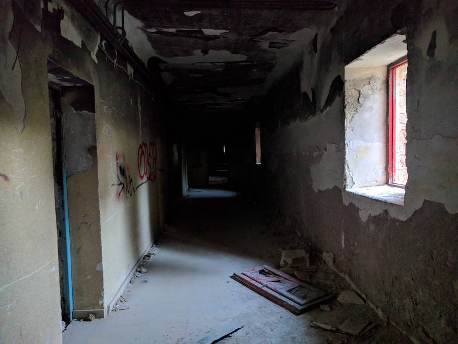 Ruinas del hospital antituberculoso ubicado en el Parque Regional de Sierra Espuña, hoy abandonado